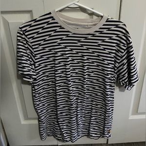 Black and white t-shirt